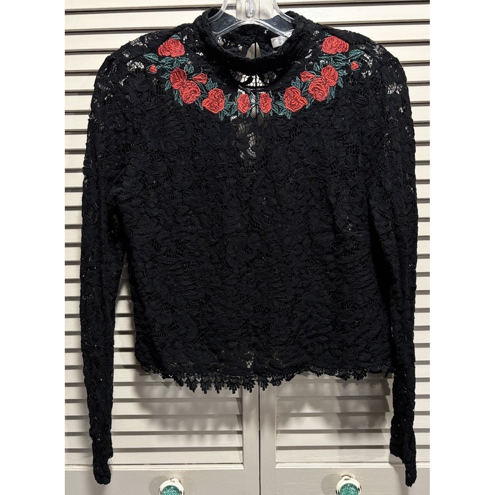 Forever 21 Lace Black Roses‎ Long Sleeve Blouse Size L Keyhole Embroidered
